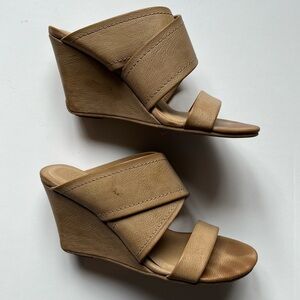 Reaction by Keneth Cole Ava Rita Tan Slide Wedge Sandals Woman’s 9M